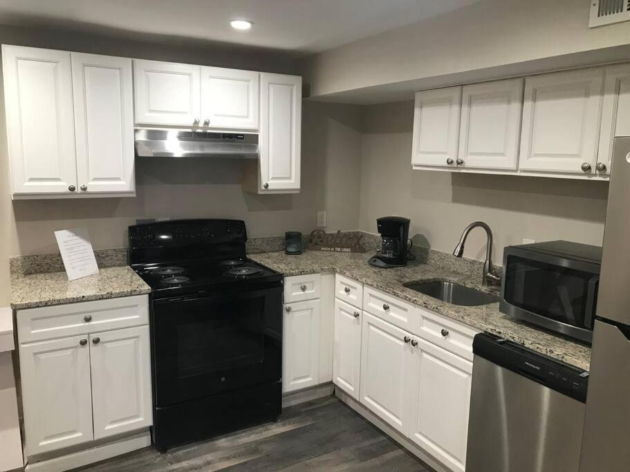 Elegant 1-Br Apartment Silver Spring Exterior photo