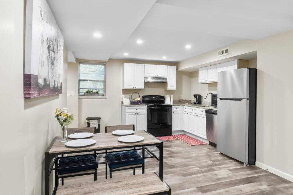 Elegant 1-Br Apartment Silver Spring Exterior photo