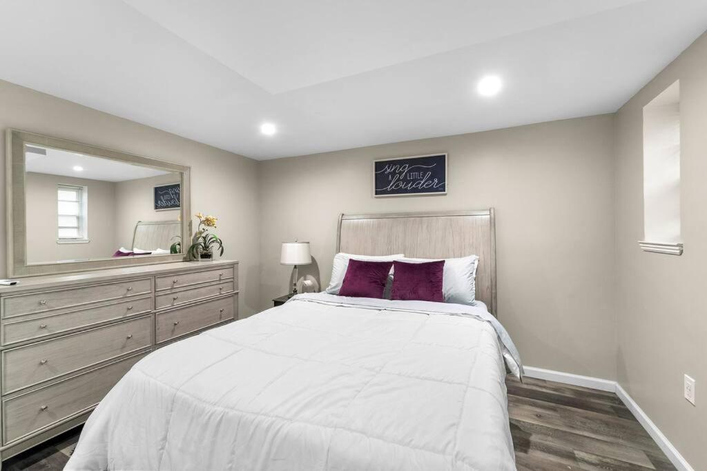 Elegant 1-Br Apartment Silver Spring Exterior photo